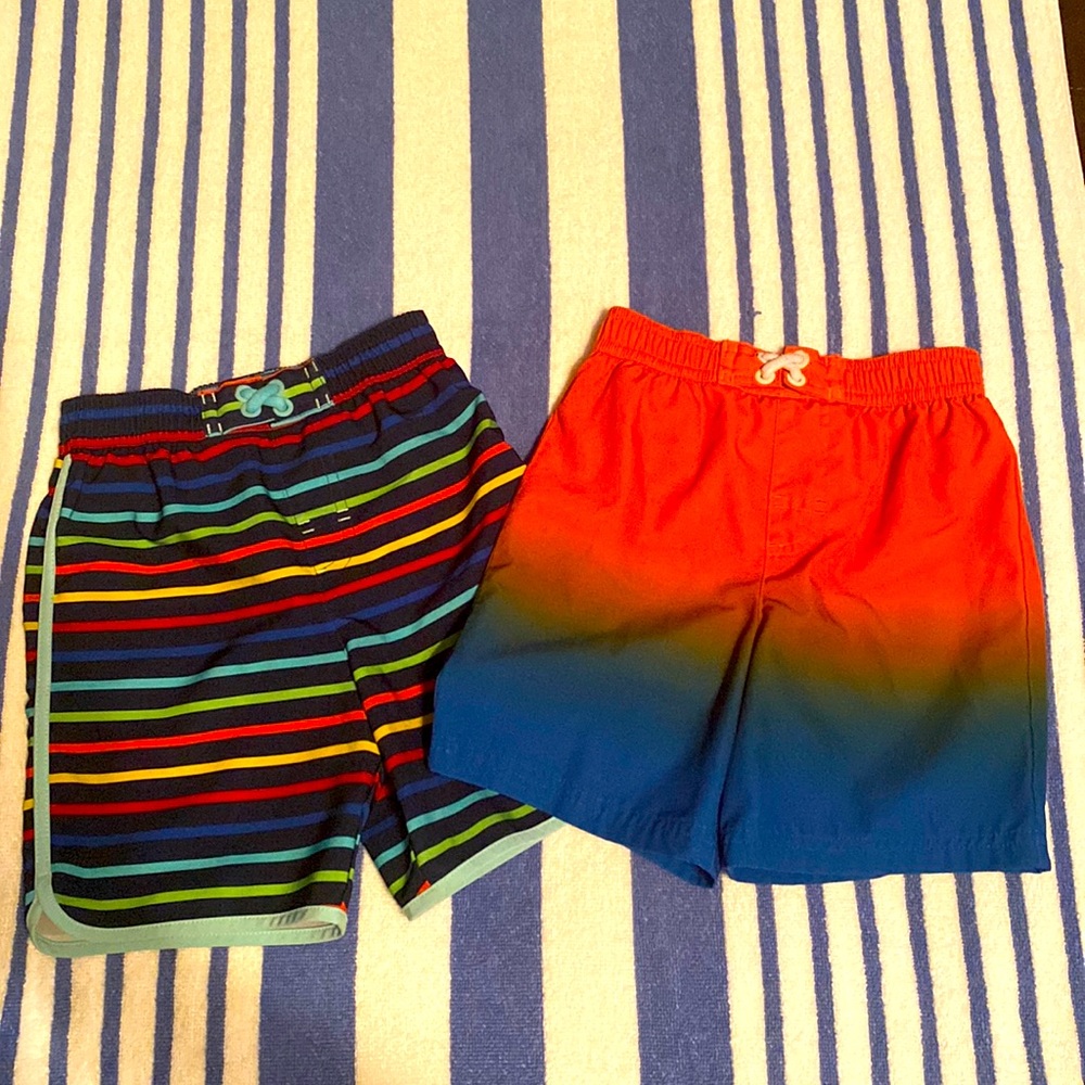 Bundle of 2 swim trunks